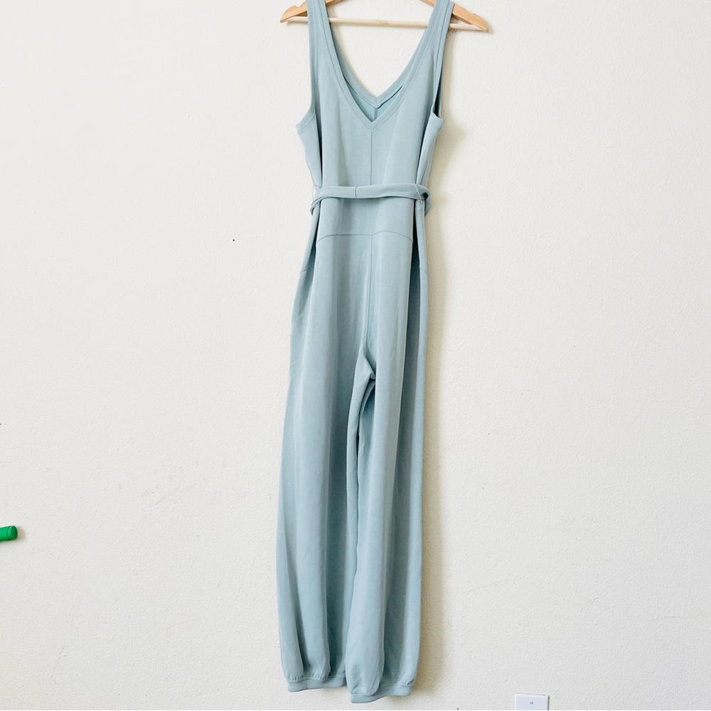 Lululemon SIZE 8 Softsreme Ease Of It All V-neck jumpsuit in Silver Blue - Picture 4 of 10